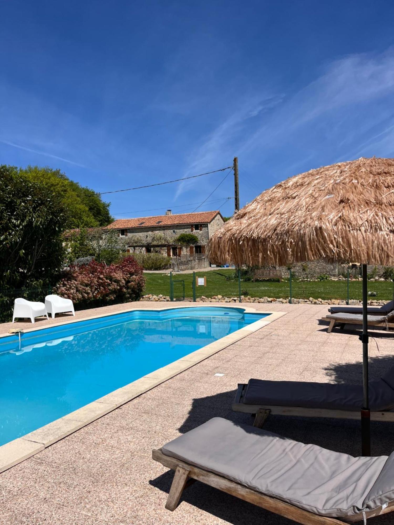 Le Plantier2 Villa Beaulieu-sur-Sonnette Exterior photo