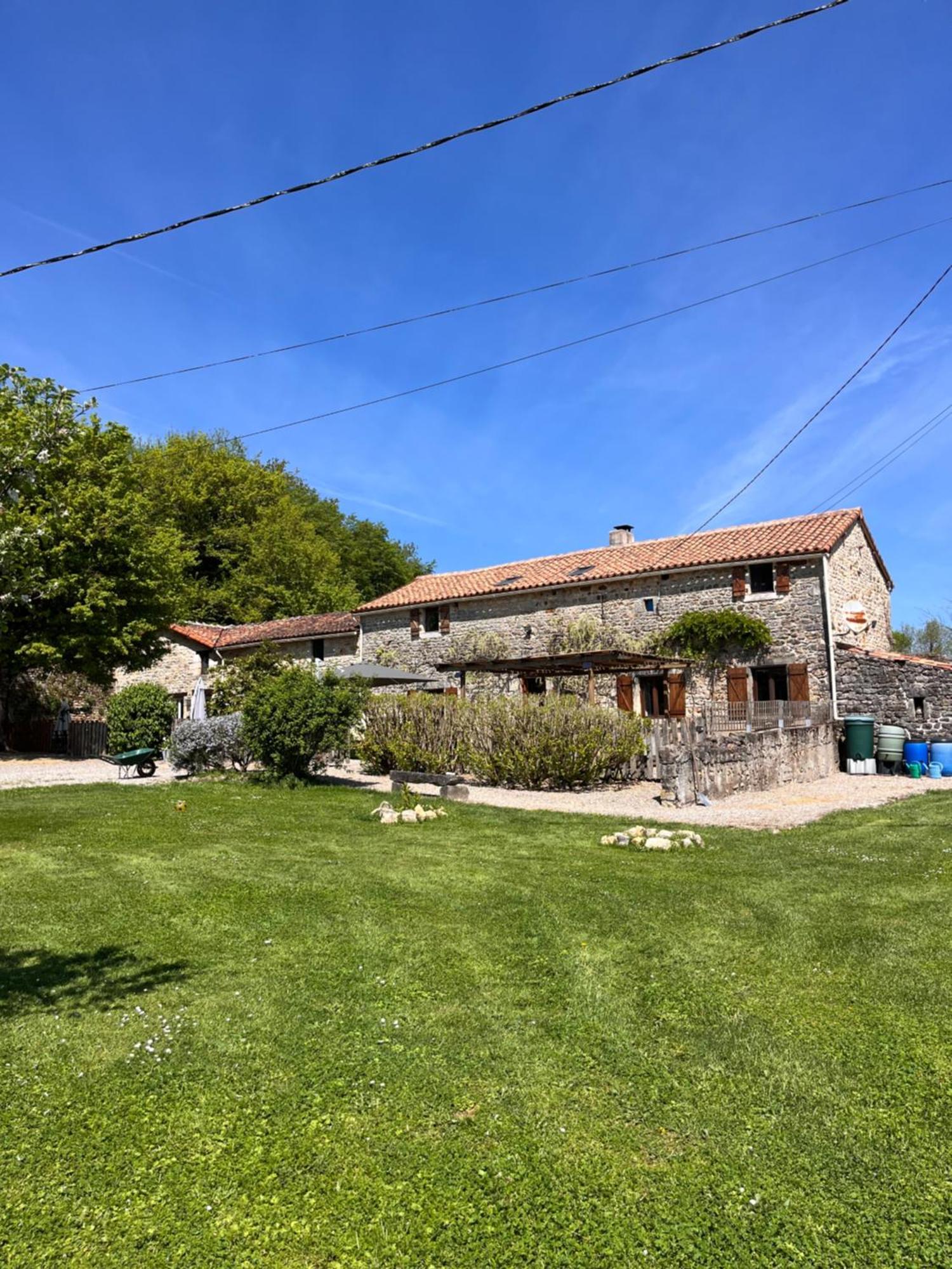 Le Plantier2 Villa Beaulieu-sur-Sonnette Exterior photo